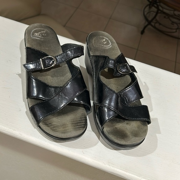 Dansko Sandals Walking Comfort Strappy Buckle Slip On EUR Size 40 - Picture 2 of 8